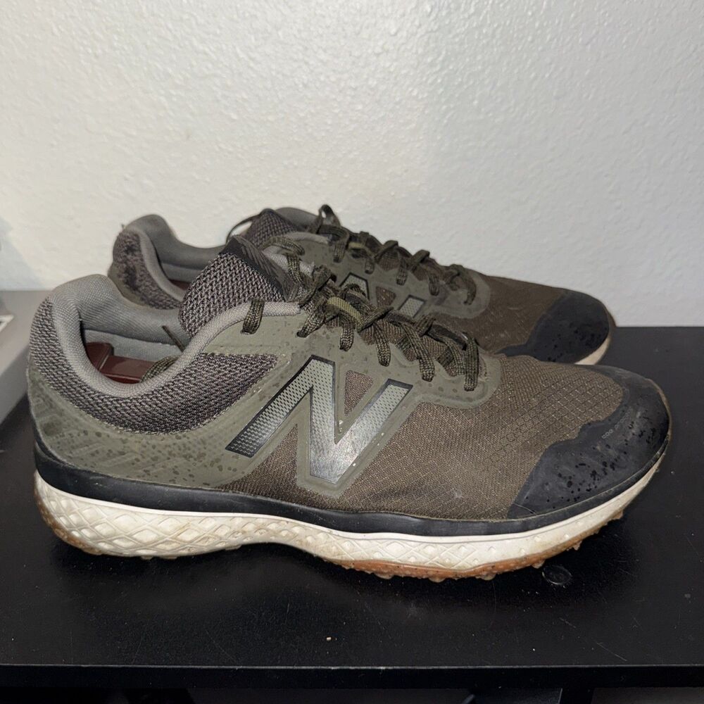 New Balance Mens 620 V2 Running Shoes Size 12 Crush 4E MT620RS2 Green  Sneakers
